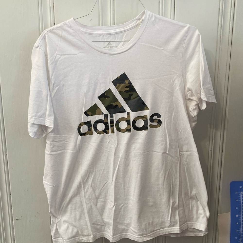 XL Men’s Adidas Tshirt great shape